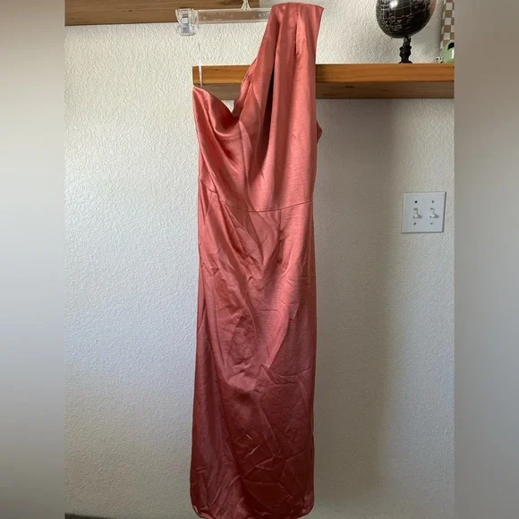 Elliatt Cassini Satin One-Shoulder Dress Large - Picture 9 of 10